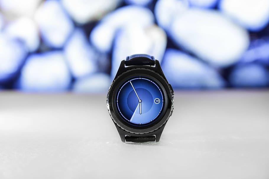 redondo, negro, digital, reloj, 6:50, azul, analógico, cuero, banda, pulsera