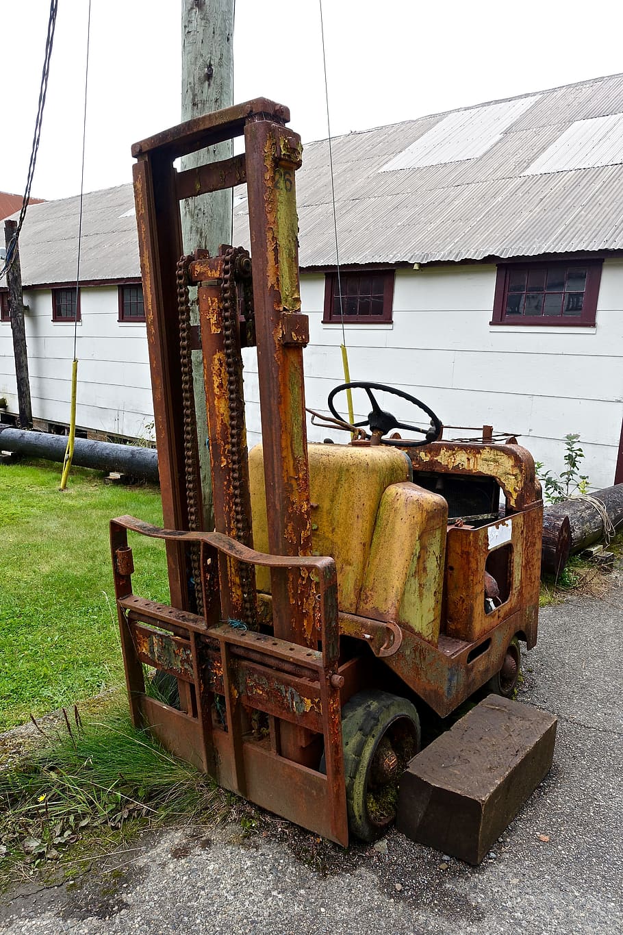 tractor, dilapidated, fork lift, machinery, corrosion, old, corroded, overhaul, rust, salvage
