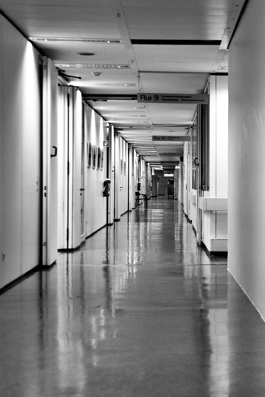 pasillo vacío, hospital, pasillo del hospital, pasillo largo, pasillo, interiores, arquitectura, vacío, ninguna persona, blanco y negro