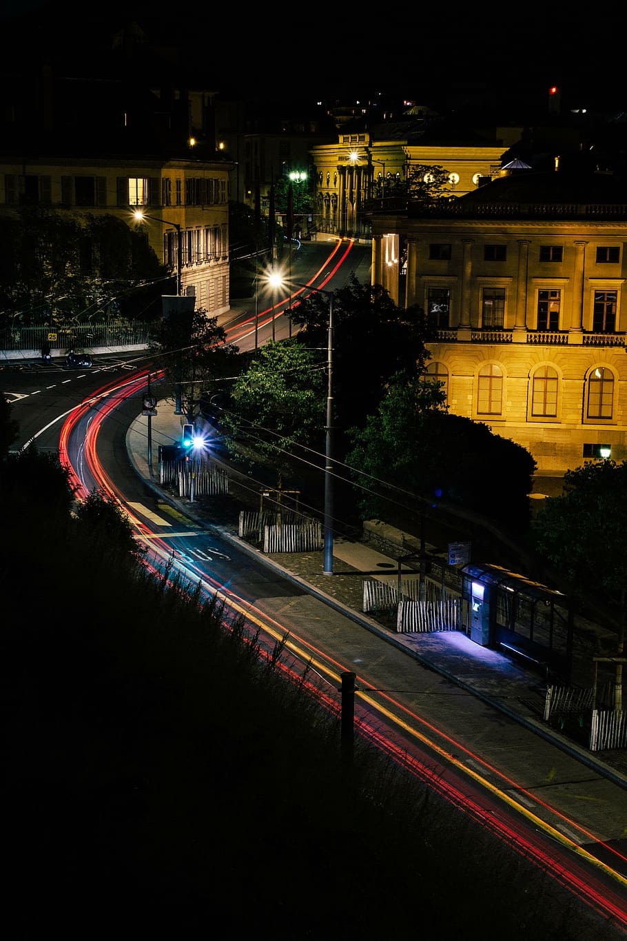 foto de timelapse, rua, noturno, arquitetura, construção, infra-estrutura, estrada, luzes, vila, escuro