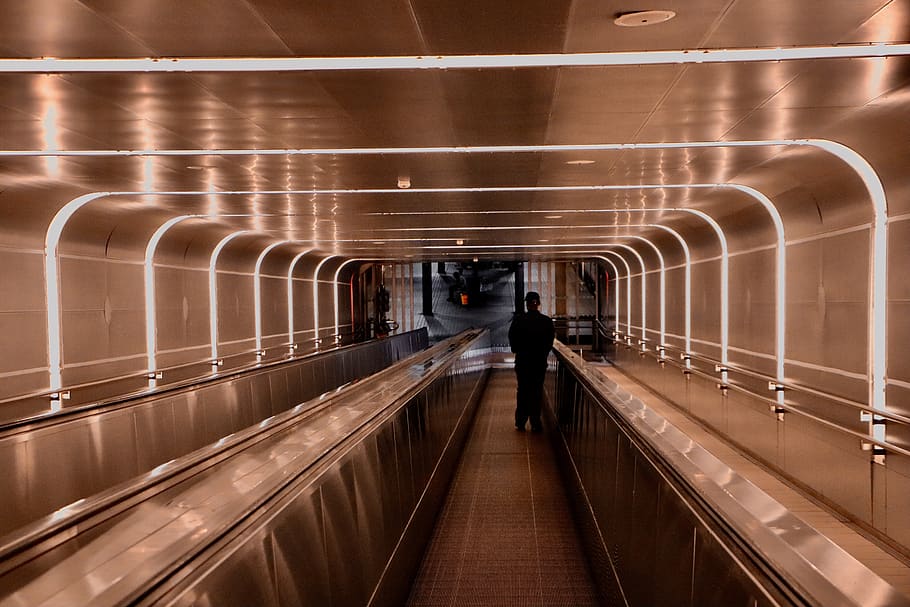 Лестница в метро. Метро Pixabay. Метро модерн