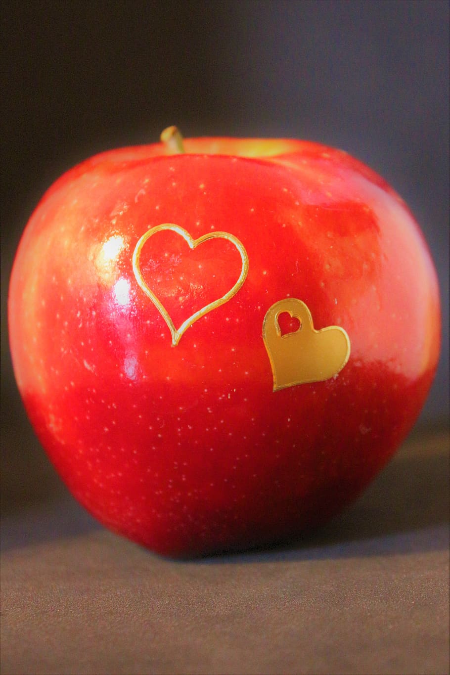 apple, heart, fruit, healthy, eat, health, love, vitamins, food, nutrition