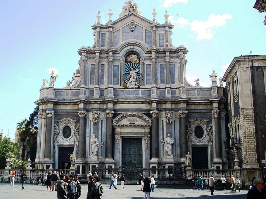 santa agata, catania, duomo, sicily, architecture, built structure, building exterior, group of people, sky, real people