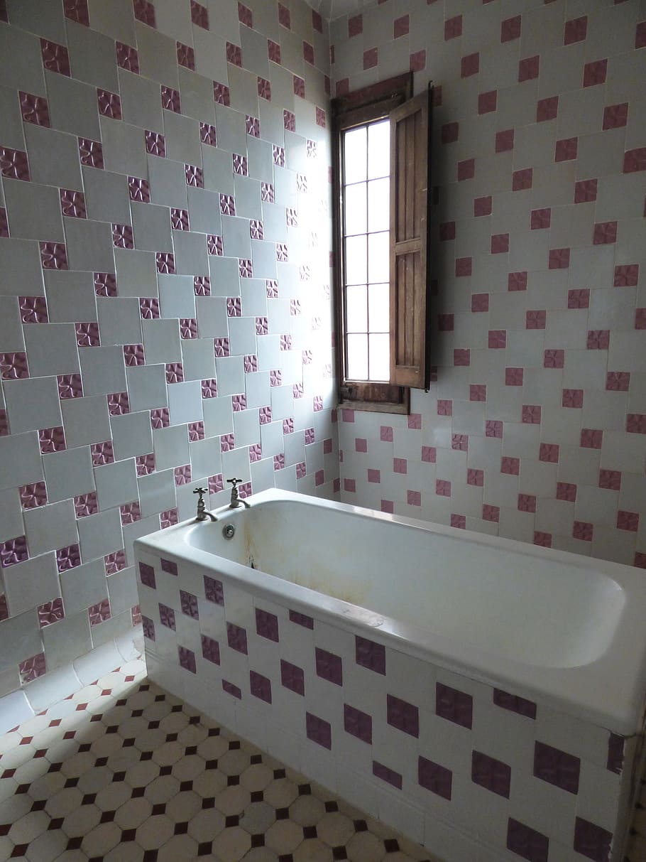 Cuarto de baño, modernismo, azulejos, bañera, vintage, antiguo, ventana, baño doméstico, interior, sala doméstica