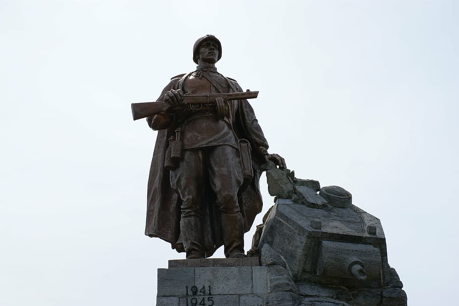 seelow, alemania, monumento, soviet, ejército rojo, tanque, guerra, mundo, segunda guerra mundial, estatua