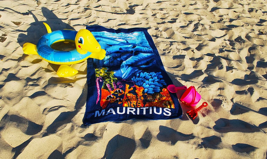 praia, maurícia, toalha, anel para nadar, areia, cartão postal, plano de fundo, brinquedos, postura, luz solar