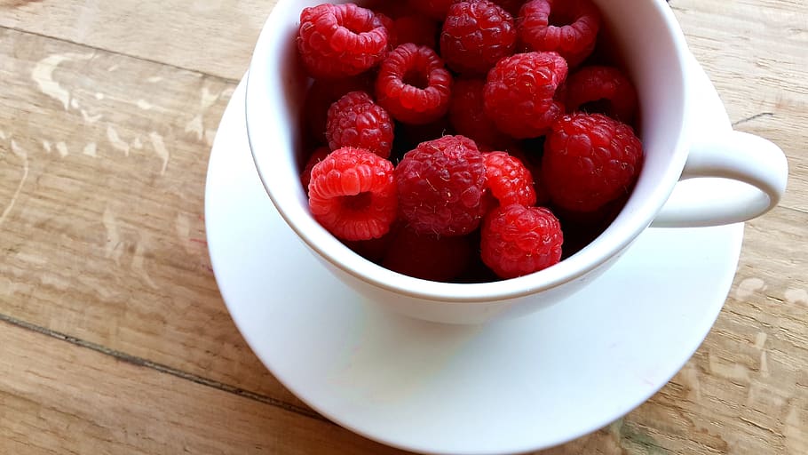 red, rasberries, fruits, food, eat, cup, mug, wood, table, breakfast