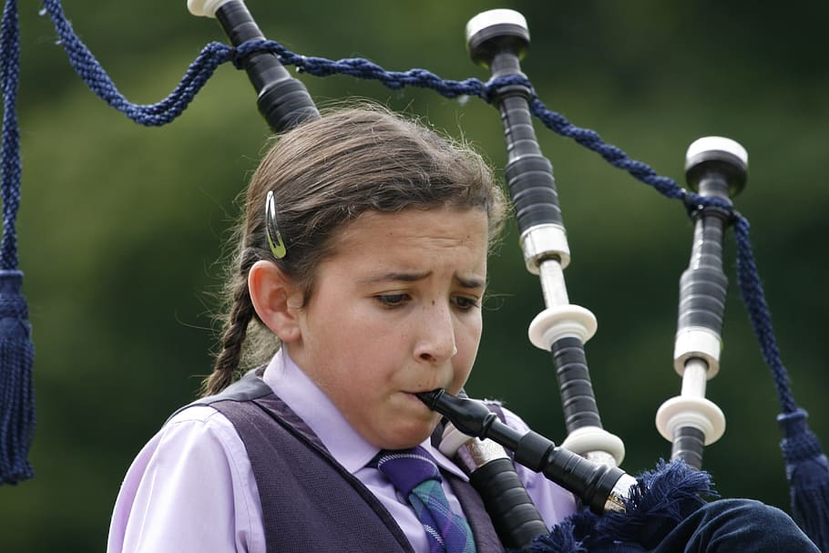 woman, playing, wind instrment, Girl, Bagpipes, Bag Pipe, effort, exhausting, ambitious, competition