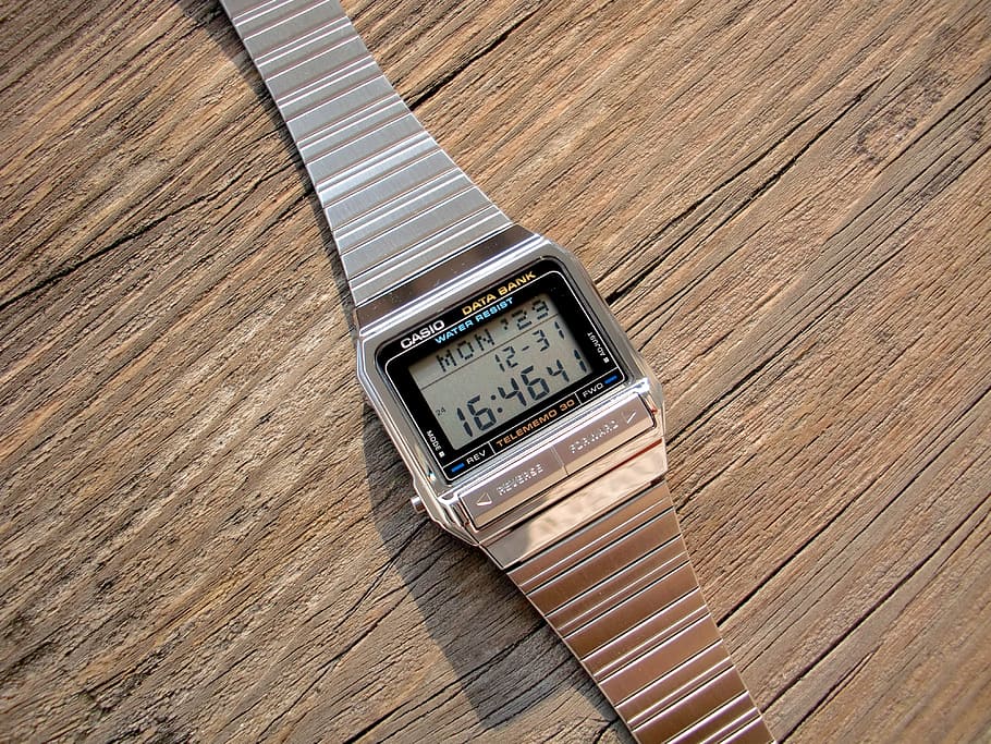 the electronic watch, casio watch, liquid crystal watch, lcd screen, technology, style, design, retro watch, waterproof watch, stopwatch