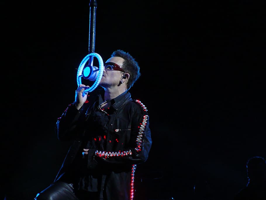 wearing, black, jacket, holding, microphone, Paul David Hewson, Singer, Bono, U2, Man