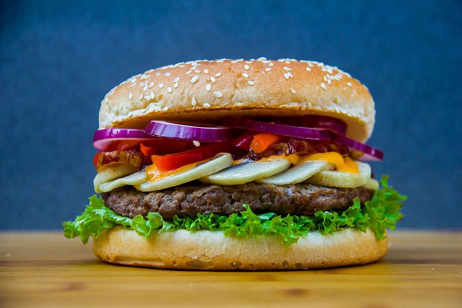 burger with vegatables, bread, hamburger, eating, breakfast, food, rolls, tomato, lettuce, burger