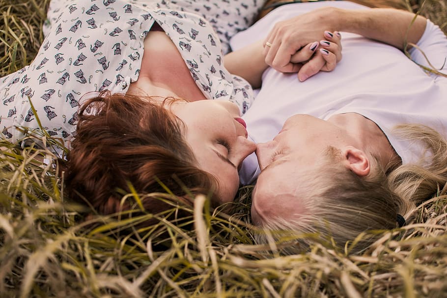 two, woman, lying, green, grasses, love, couple, lavstori, sweethearts, happiness