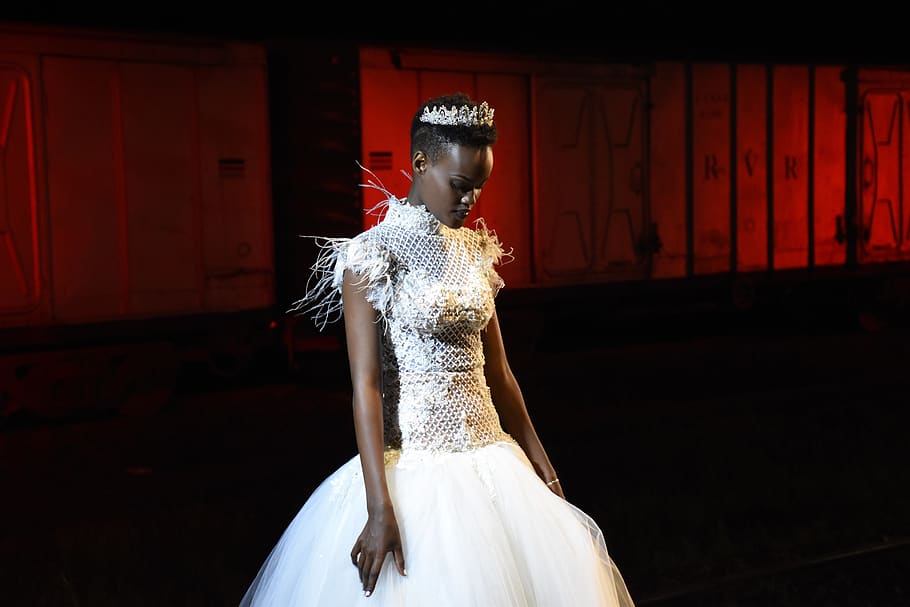 wanita Afrika, gadis afrika, Model Afrika, uganda, gaun pengantin putih, mempesona, pengantin, mode, pernikahan, Desain