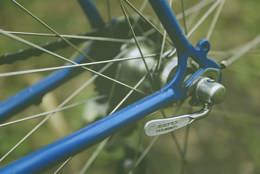 cubo de bicicleta gris, inclinación, lente, fotografía, bicicleta, rueda, radios, transporte, habló, primer plano