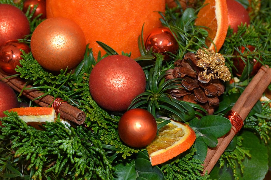 corona de navidad variada, bolas de navidad, bolas, navidad, adviento, tiempo de navidad, invierno, decoración, festival, feliz arreglado