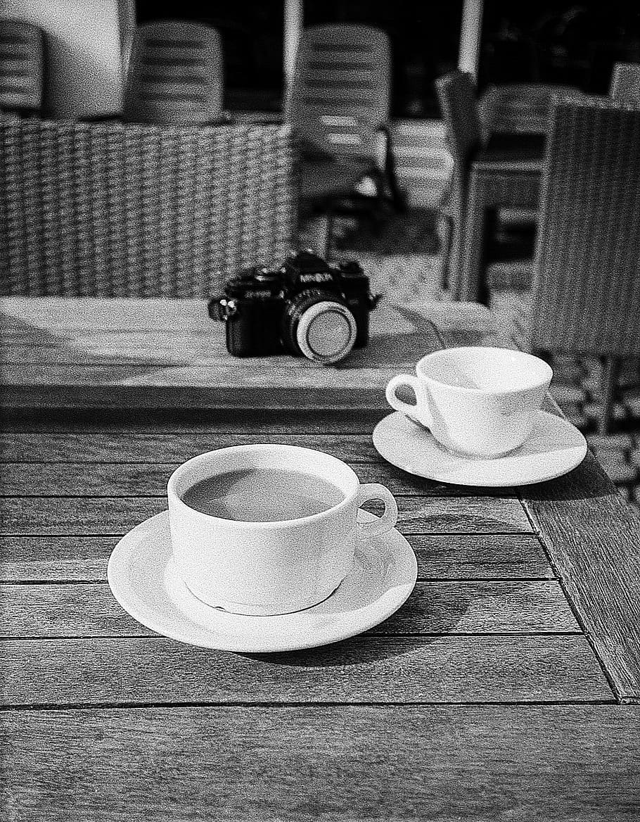 café, té, película, escala, fotografía, dos, tazas, mesa, vaso, comida y bebida