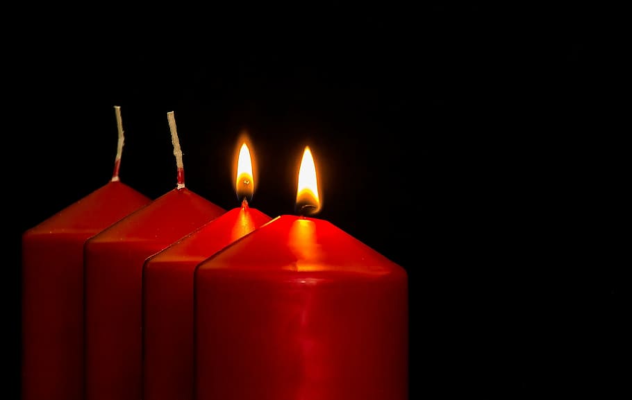cuatro velas rojas, adviento, 2 adviento, velas de adviento, joyas navideñas, velas, segunda vela, luz, llama, contemplativo