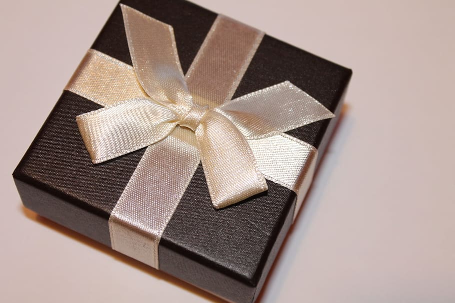 negro, blanco, caja de regalo, regalo, caja, embalaje de regalo, lazo, caja de recuerdo, embalaje, caja de joya