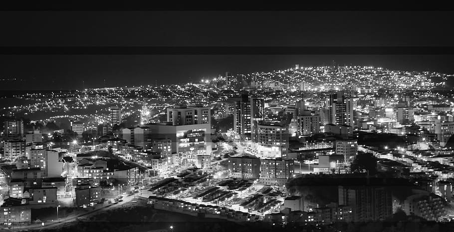 escala de grises, aéreo, fotografía, horizonte de la ciudad, nocturno, iluminado, areal, vista, Manizales, Colombia