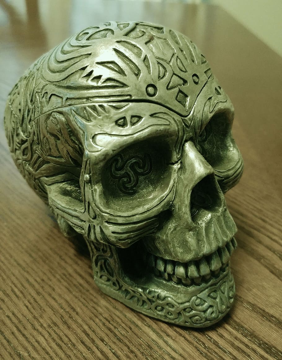 Gris, decoración de calavera de metal, cráneo, figurilla, decoración, escultura, fantasía, tribal, símbolo, estatua