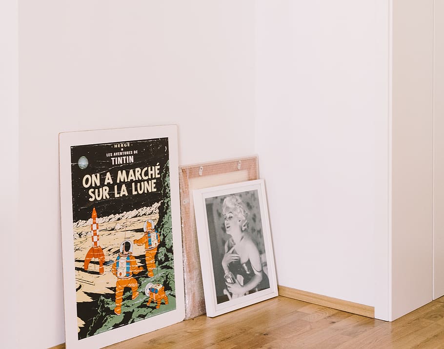 art, posters, pictures, frames, stack, tintin, marilyn monroe, house, home, corner