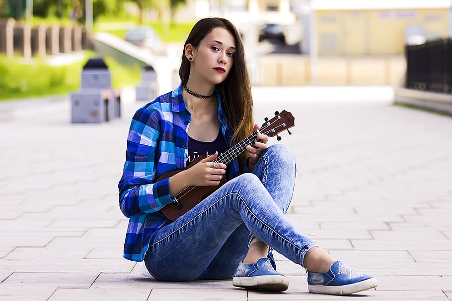 woman, sitting, ground, playing, ukulele, girl, portrait of a girl,  beautiful girl, model, hair | Pxfuel