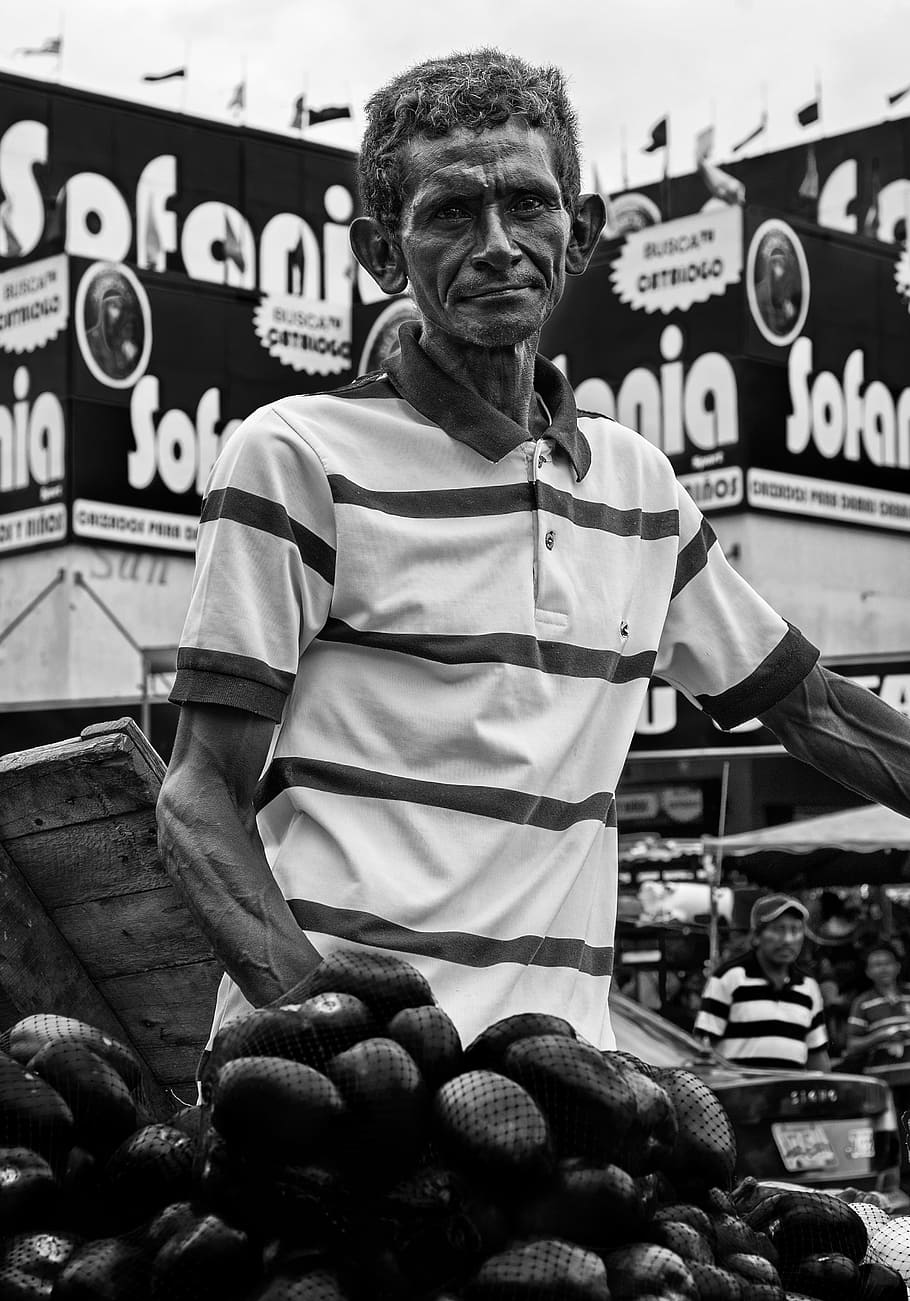 マラカイボ, ベネズエラ, 男性, トマトの販売, 野菜, 白黒, 働く, 一人, 小売, 実在の人々