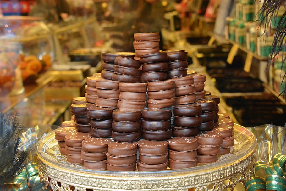 gluttony, chocolates, delicious, candy, large group of objects, sweet food, food and drink, stack, retail, indulgence
