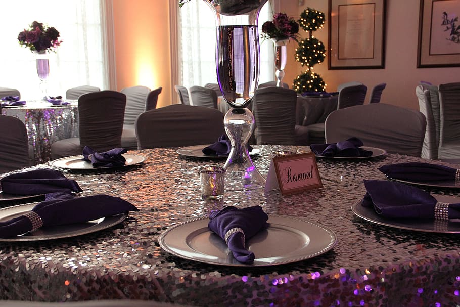 白いセラミックプレート, 予約, テーブル, 結婚式, tablescape, 場所の設定, エレガンス, 高級, 場所, お祝い