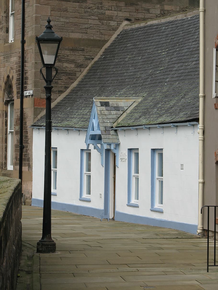 building, old fashioned, berwick upon tweed, berwick, city, architecture, street, urban, town, window
