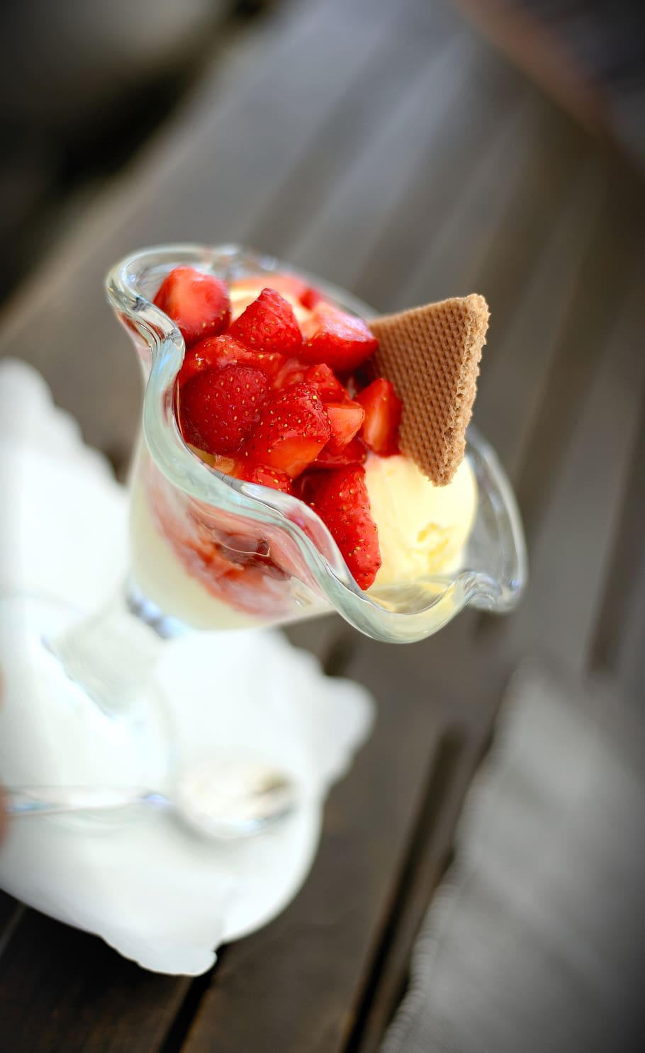 ice cream sundae, strawberry cup, ice cream, strawberries, vanilla ice cream, dessert, sweet, summer, waffle, glass