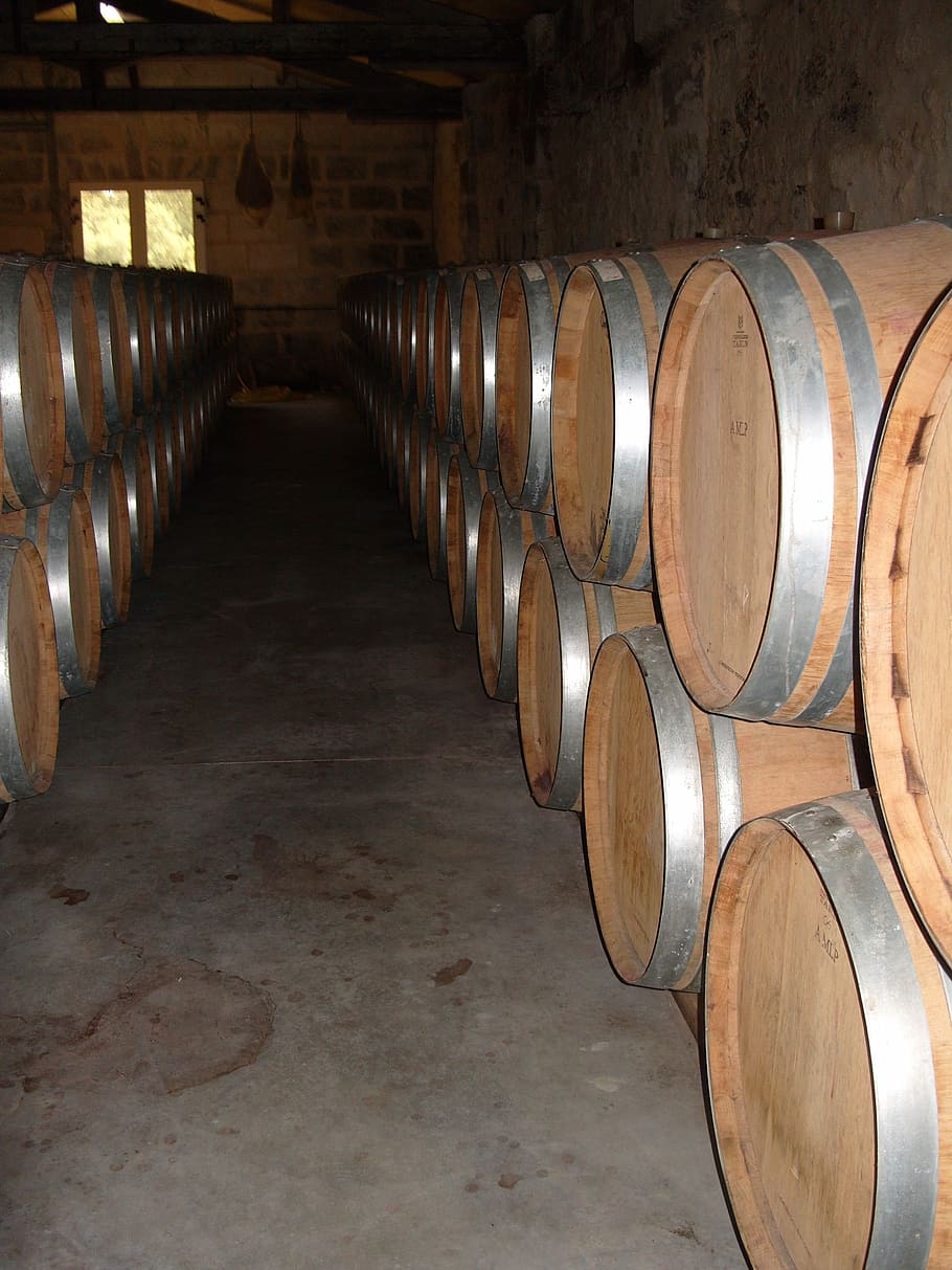 Bodega, barriles, barrica, vino, vinificación, barril, barril de vino, alcohol, interior, refresco