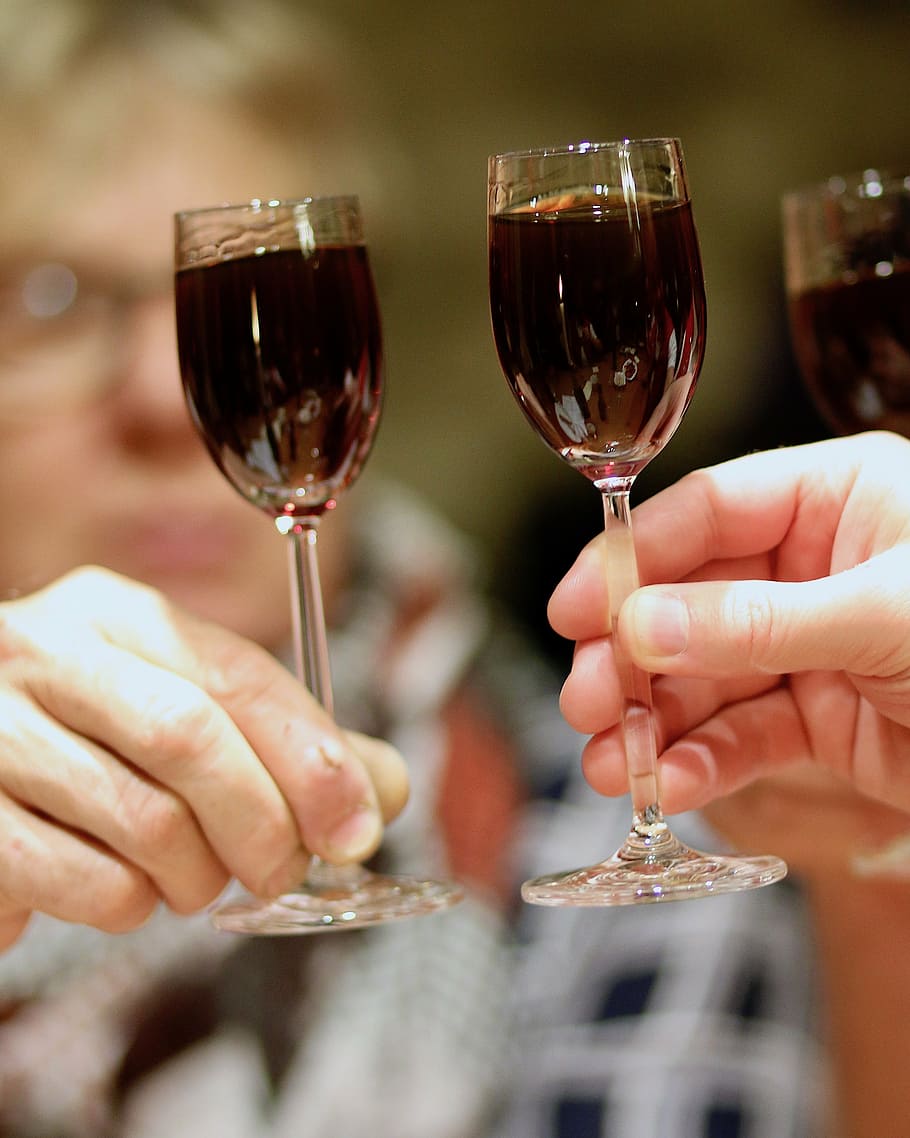 shot glass, abut, festival, celebrate, benefit from, congratulations, wine, celebration, alcohol, wineglass