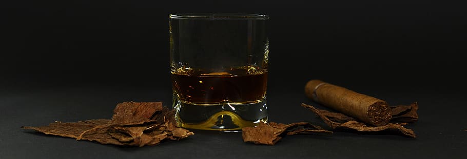cigar, tobacco leaves, whiskey glass, whisky, drink, alcohol, brandy, glass, crystal glass, aperitif