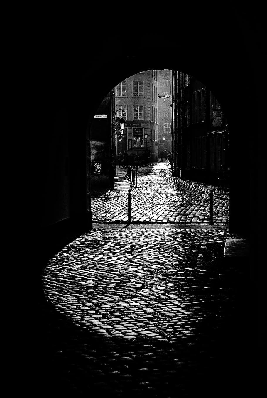 silhouette of tunnel, black and white, dark alley, the old town, pavement, monument, architecture, old buildings, dark street, poland