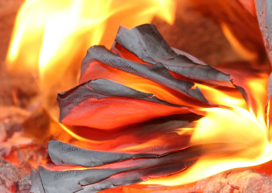 api, perapian, pembakaran koran, pedupaan, koran, cahaya, panas, tua, suhu, pembakaran
