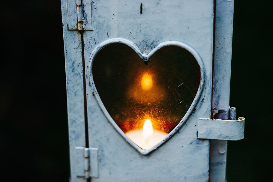 vela tealight, compartimento em forma de coração, coração, arte, projeto, travar, fogo, vela, faísca, calor - temperatura