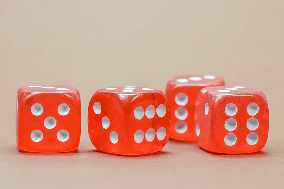 empat dadu merah-putih, kubus, kubus permainan, kecepatan sesaat, bayar, main, poker, main poker, judi, mainan