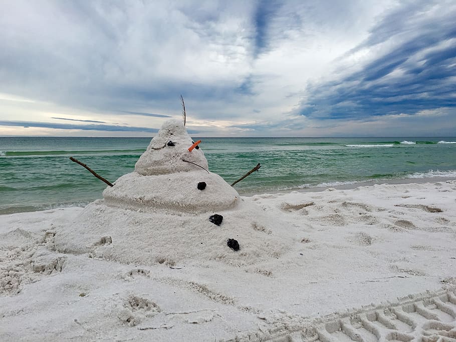 boneco de neve de areia, beira-mar, boneco de neve, praia, areia, neve, homem da neve, boneco de neve na praia, areia branca, mar