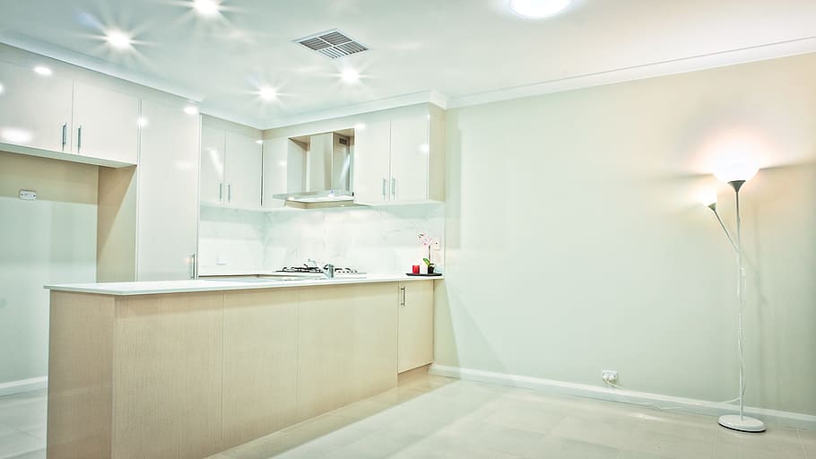 Blanco, de madera, gabinete de cocina montado en la pared, pintado, cocina, habitación, conjunto, bienes raíces, propiedad, bienes