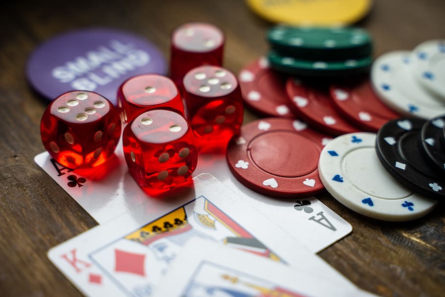jogos de azar, sorteios, pôquer, sorte, jogar, lucro, ganhar, risco, pontos, aleatório