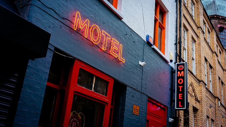 Rojo, motel, señalización de motel, exterior del edificio, texto, arquitectura, comunicación, estructura construida, escritura occidental, nadie