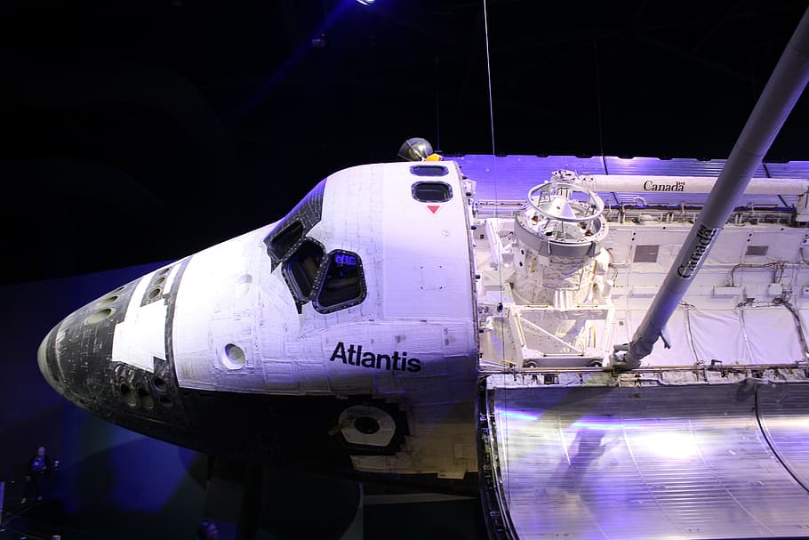 Atlantis, transbordador espacial, ciencia, espacio, nave espacial, carga, exploración espacial, sin gente, noche, iluminada