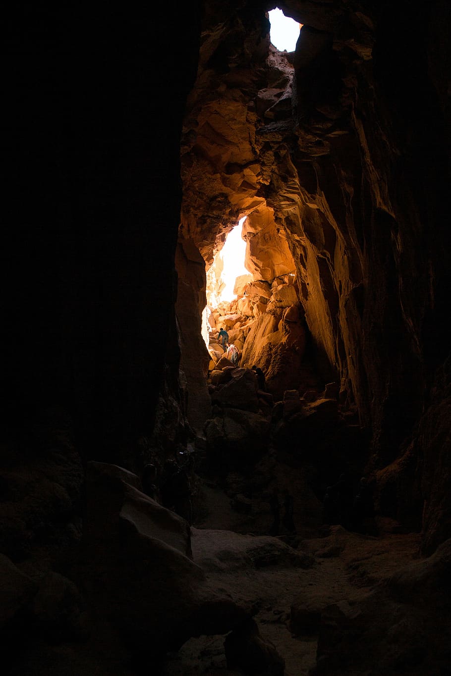 interior gua, alam, gua, perjalanan, petualangan, batu, gelap, matahari, orang, manusia