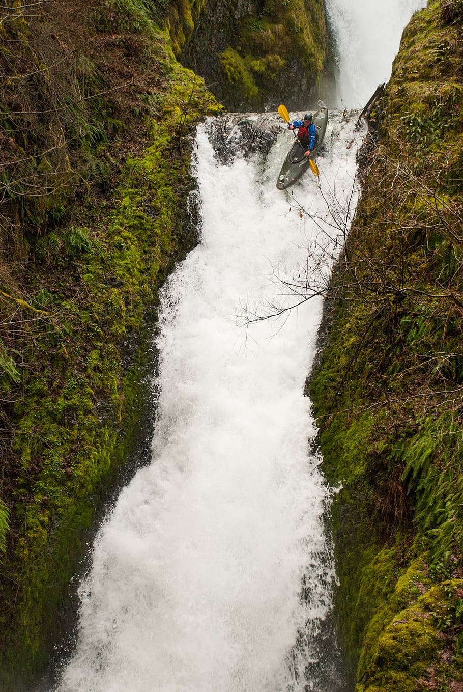 man, kayak, falling, waterfalls, waterfall, oregon, bridal veil falls, daredevil, extreme sports, beauty in nature