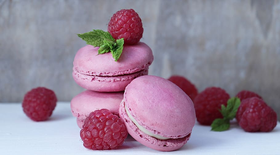 berry french macaroon, macarons, raspberries, mint, pastries, french pastries, tender, fruits, red fruits, meringue pastries