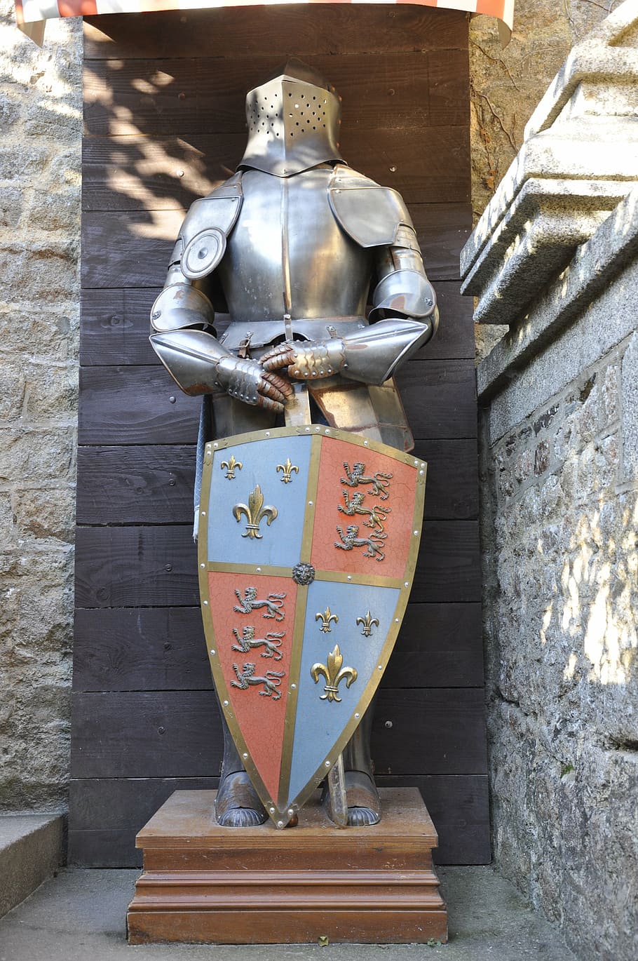 silver full-plate armor, armor, history, coat of arms, mont saint michel, france, pierre, castle, church, monument