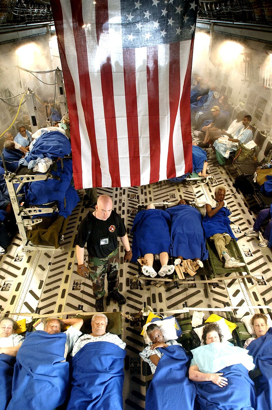 aircraft, plane, air force, hurricane katrina victims, airlift, medical evacuation, personnel, victims, patients, cots