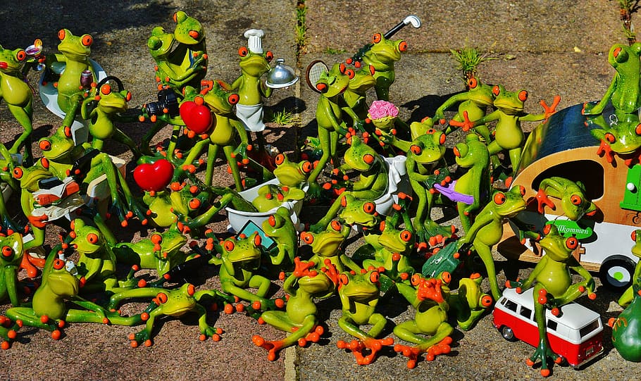 kermit, frog figurine lot, frogs, many, group, collection, cute, sweet, mass, funny