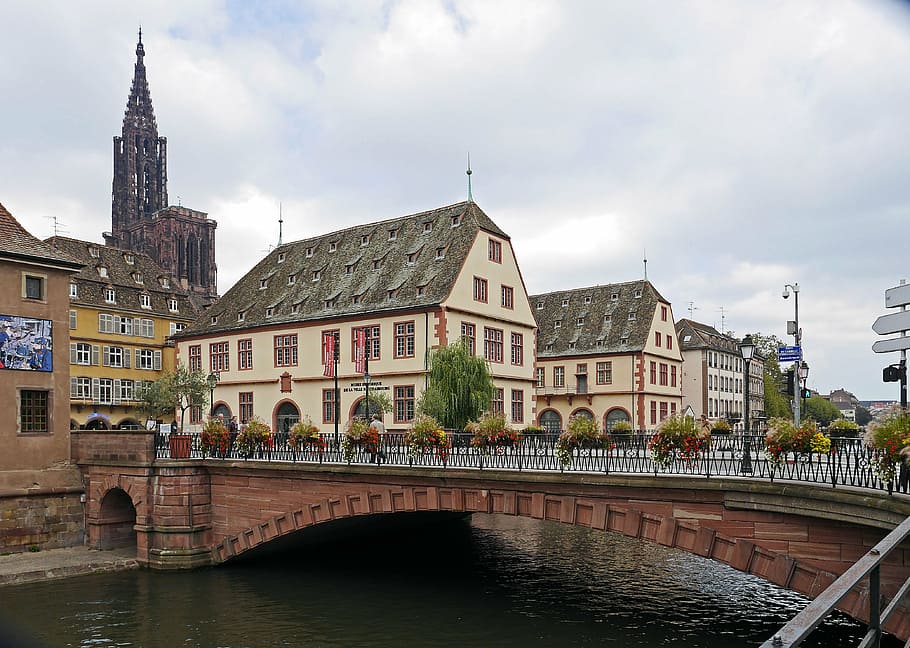 strasbourg, old town, city museum, cathedral, ill, bridge, fleuve, river, alsace, capital
